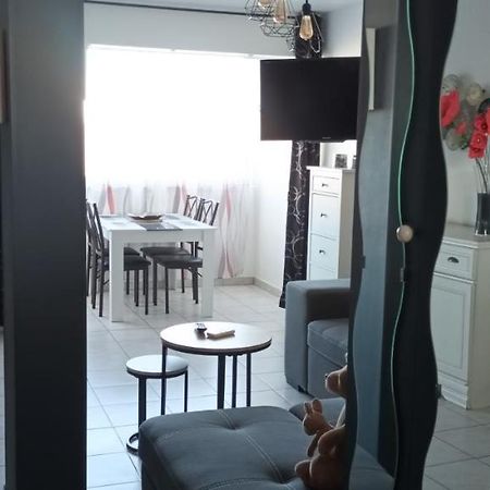 Apartament Le Queirele Le Lavandou Zewnętrze zdjęcie