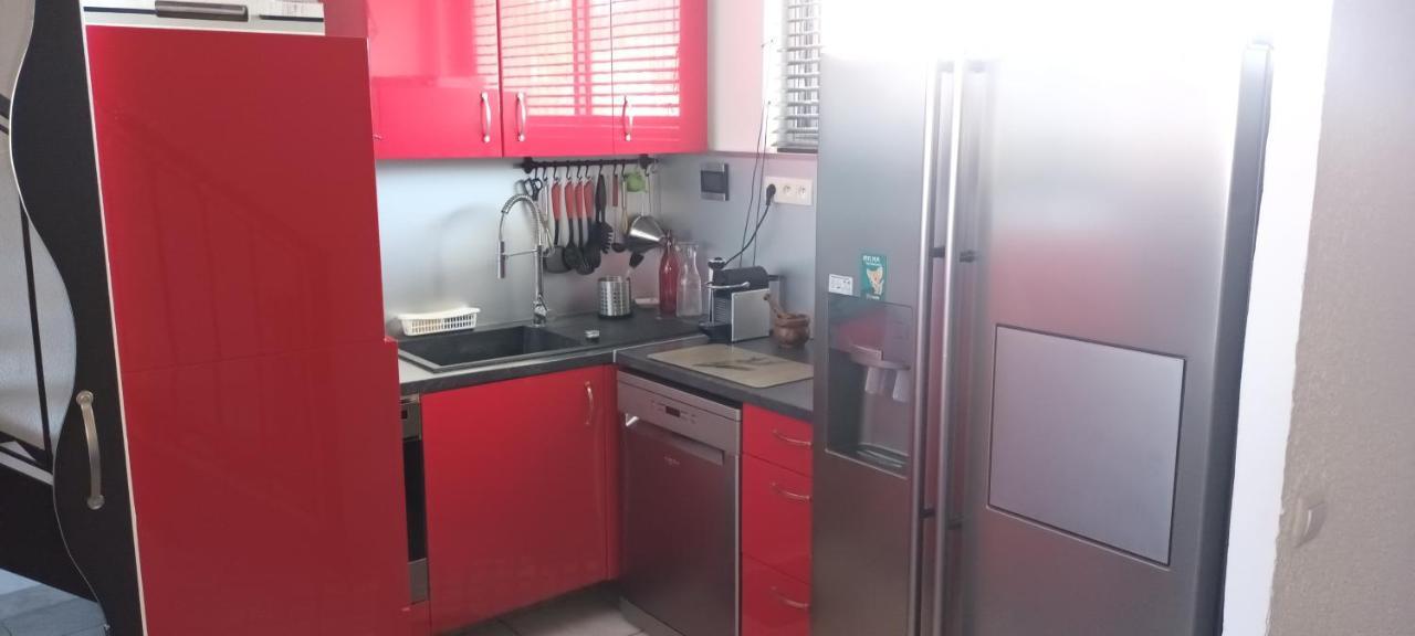 Apartament Le Queirele Le Lavandou Zewnętrze zdjęcie
