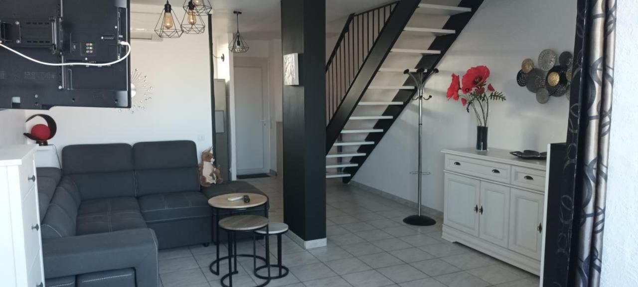 Apartament Le Queirele Le Lavandou Zewnętrze zdjęcie
